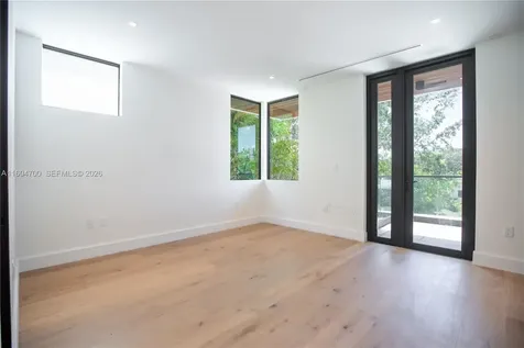 345 W 46th Street Miami Beach FL 33140