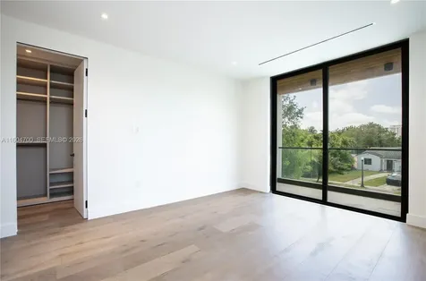 345 W 46th Street Miami Beach FL 33140