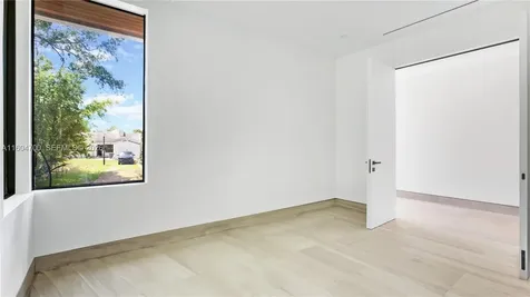 345 W 46th Street Miami Beach FL 33140
