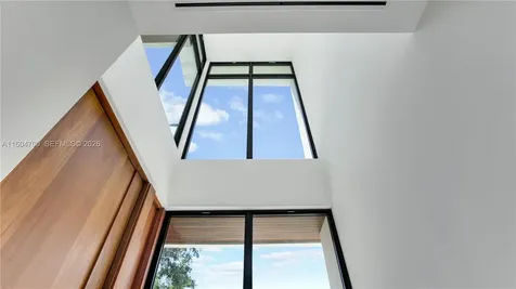 345 W 46th Street Miami Beach FL 33140