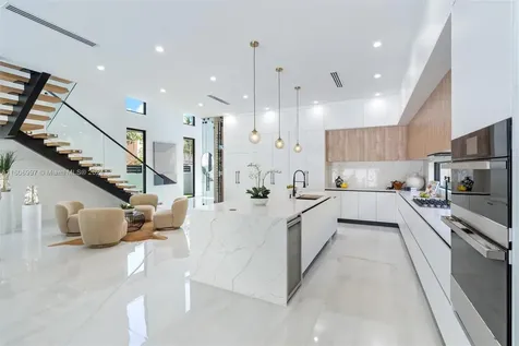 549 NE 11th Avenue Fort Lauderdale FL 33301