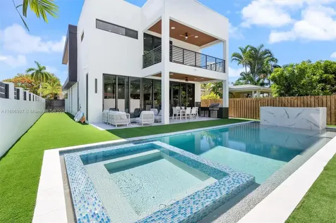 549 NE 11th Avenue Fort Lauderdale FL 33301