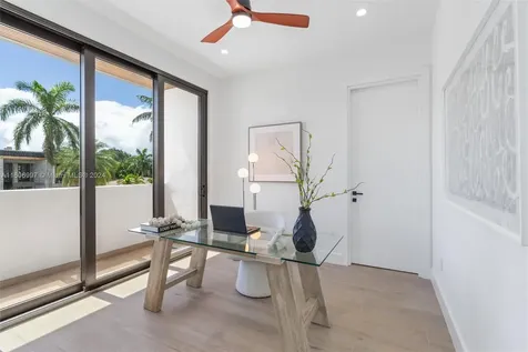 549 NE 11th Avenue Fort Lauderdale FL 33301