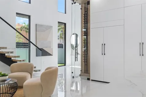 549 NE 11th Avenue Fort Lauderdale FL 33301