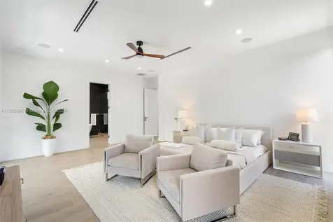 549 NE 11th Avenue Fort Lauderdale FL 33301