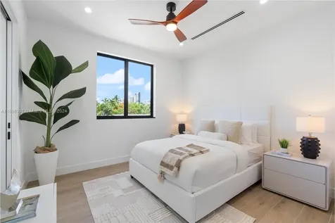 549 NE 11th Avenue Fort Lauderdale FL 33301