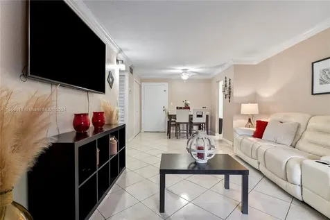 666 W 81st Street Hialeah FL 33014