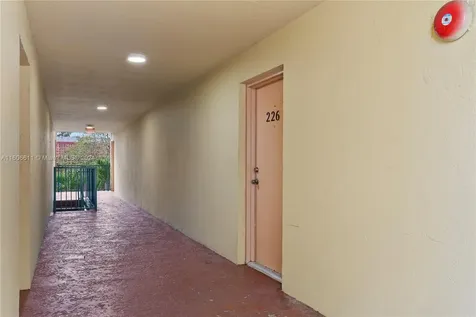 666 W 81st Street Hialeah FL 33014