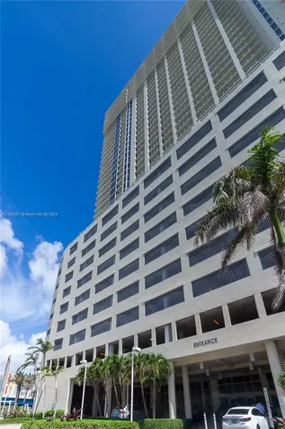 16699 Collins Ave(avlb 6/22/26) Sunny Isles Beach FL 33160
