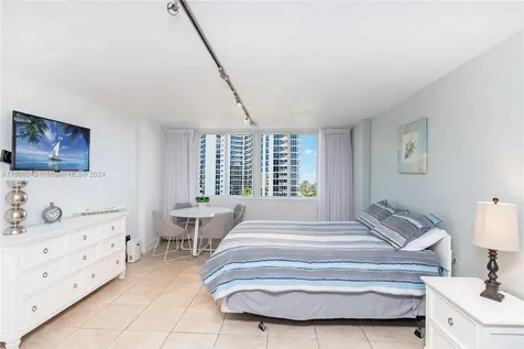 19201 Collins Ave(avlb 5/28/26) Sunny Isles Beach FL 33160