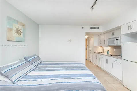 19201 Collins Ave(avlb 5/28/26) Sunny Isles Beach FL 33160