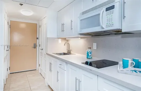 19201 Collins Ave(avlb 5/28/26) Sunny Isles Beach FL 33160