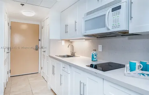 19201 Collins Ave(avlb 7/15/26) Sunny Isles Beach FL 33160