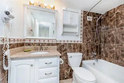 19201 Collins Ave(avlb 5/28/26) Sunny Isles Beach FL 33160