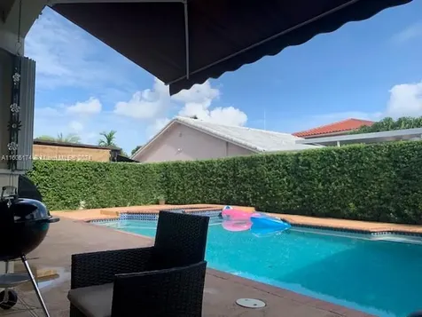 15736 SW 76th Terrace Miami FL 33193