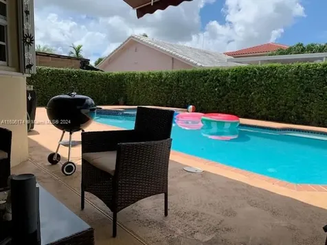 15736 SW 76th Terrace Miami FL 33193