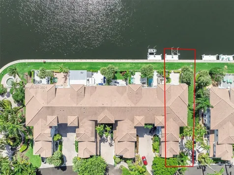 21301 NE 38th Avenue Aventura FL 33180