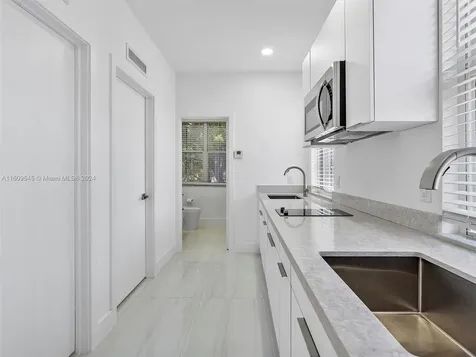 21301 NE 38th Avenue Aventura FL 33180