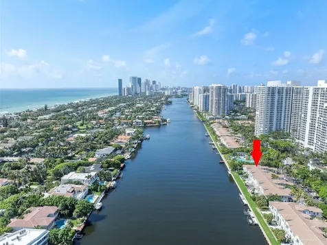 21301 NE 38th Avenue Aventura FL 33180