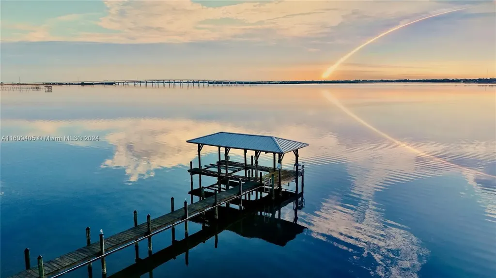 1613 N Indian River Drive Cocoa FL 32922