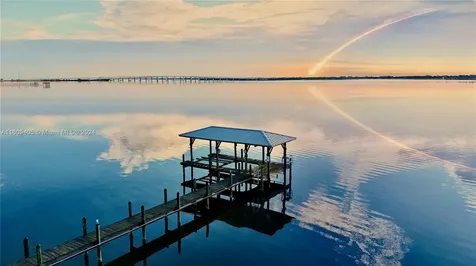 1613 N Indian River Drive Cocoa FL 32922