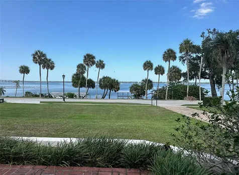 1613 N Indian River Drive Cocoa FL 32922