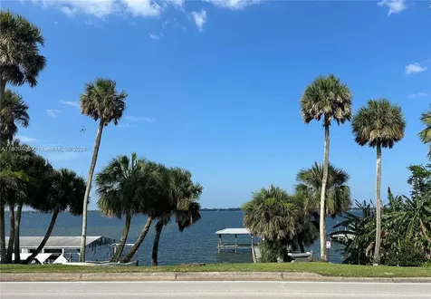 1613 N Indian River Drive Cocoa FL 32922