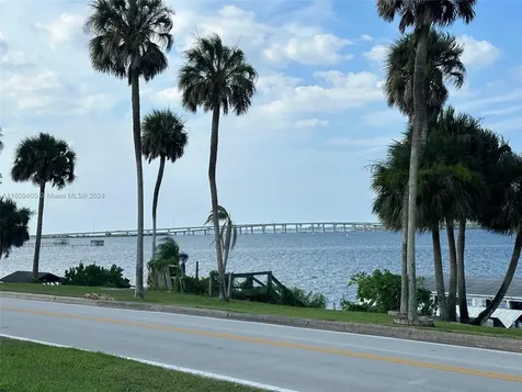 1613 N Indian River Drive Cocoa FL 32922