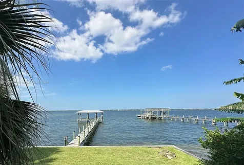 1613 N Indian River Drive Cocoa FL 32922