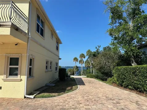 1613 N Indian River Drive Cocoa FL 32922