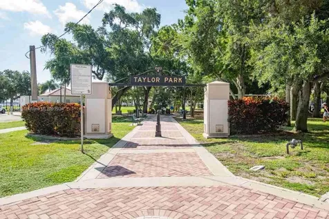 1613 N Indian River Drive Cocoa FL 32922