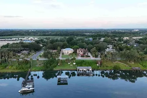 1613 N Indian River Drive Cocoa FL 32922