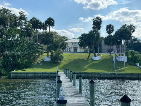 1613 N Indian River Drive Cocoa FL 32922