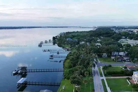1613 N Indian River Drive Cocoa FL 32922
