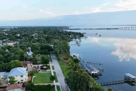 1613 N Indian River Drive Cocoa FL 32922