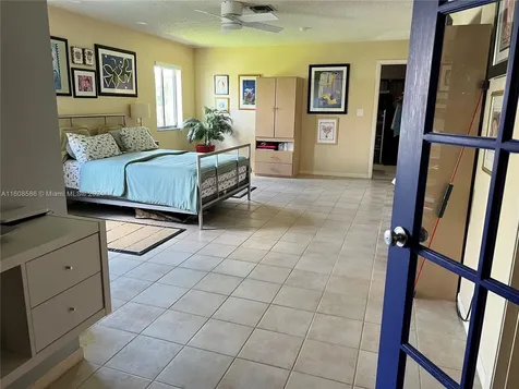 10170 E Calusa Club Drive Miami FL 33186
