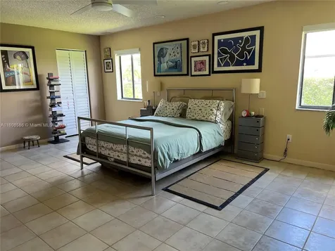 10170 E Calusa Club Drive Miami FL 33186