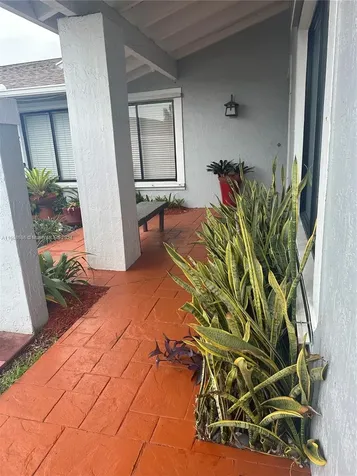 10170 E Calusa Club Drive Miami FL 33186