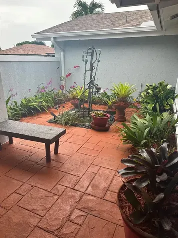 10170 E Calusa Club Drive Miami FL 33186