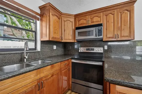 1632 SW 19th Terrace Miami FL 33145