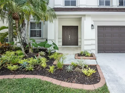946 Greenwood Road Weston FL 33327