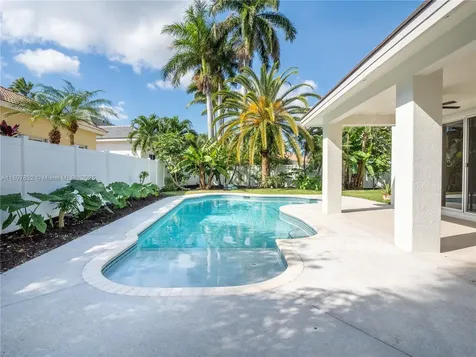 946 Greenwood Road Weston FL 33327