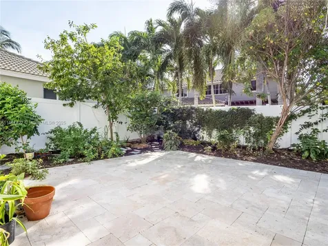 946 Greenwood Road Weston FL 33327