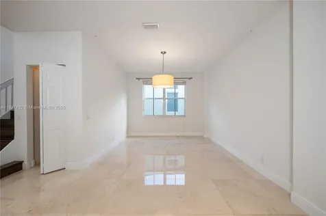 946 Greenwood Road Weston FL 33327
