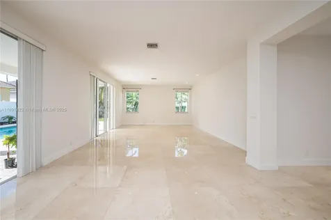 946 Greenwood Road Weston FL 33327