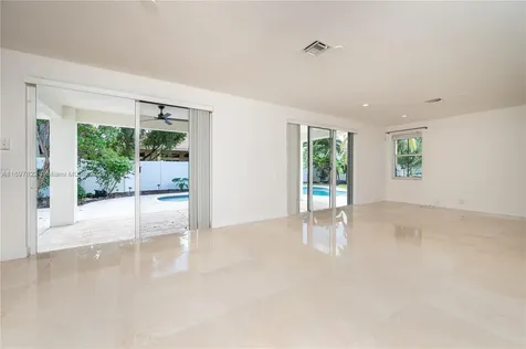 946 Greenwood Road Weston FL 33327