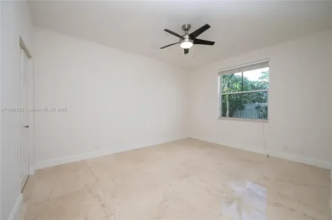 946 Greenwood Road Weston FL 33327