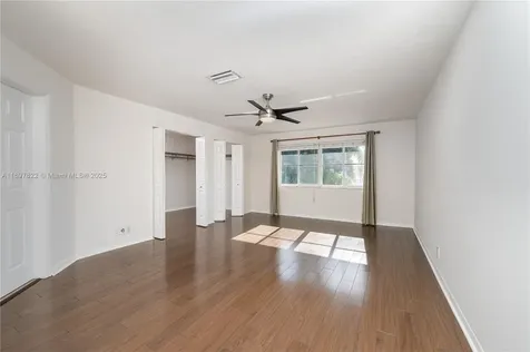 946 Greenwood Road Weston FL 33327