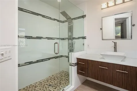 946 Greenwood Road Weston FL 33327