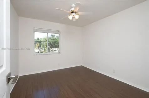946 Greenwood Road Weston FL 33327